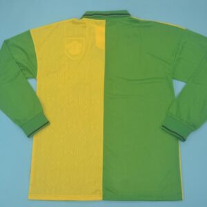 Retro Manchester United soccer jersey 92-93 - Image 9