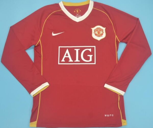Manchester United 2006-2007 home jersey