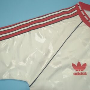 Manchester United retro football kit 1991 - Image 5