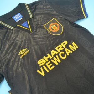 Manchester United 1994 red home soccer jersey - Image 9