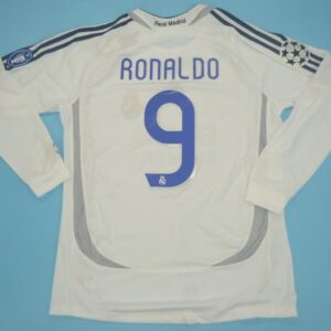 Real Madrid retro soccer jersey 2006-2007 - Image 7