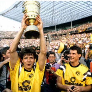 Borussia Dortmund retro football shirt 1989-1990 - Image 7