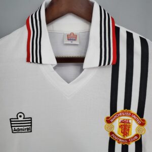 Manchester United retro soccer jersey 1977 - Image 5