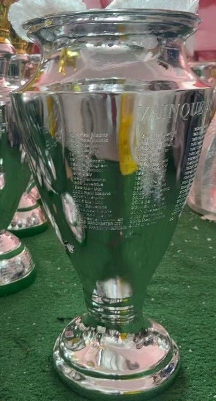 Replica Champions League trophy 2025